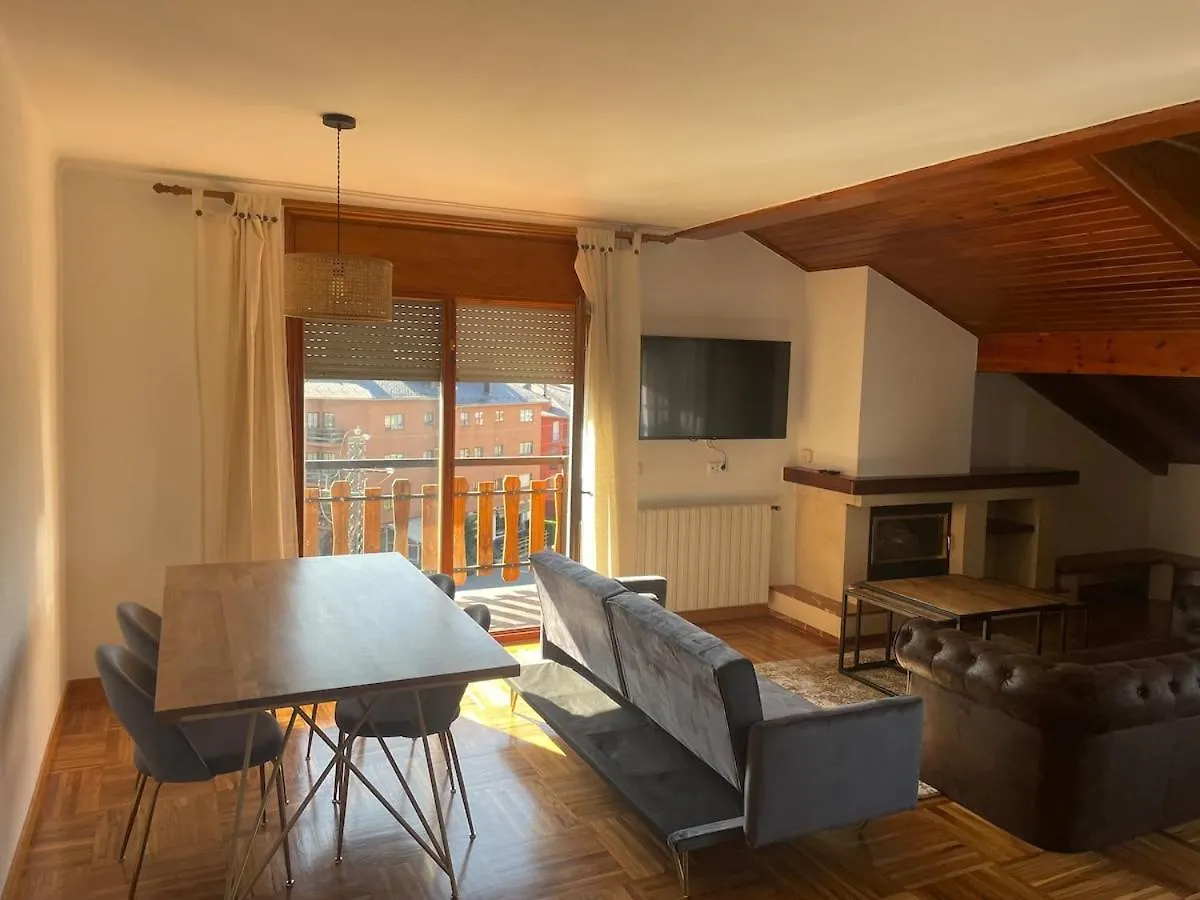 Magnifico Atico Con Vistas, Parking Y Piscina Apartment Puigcerda