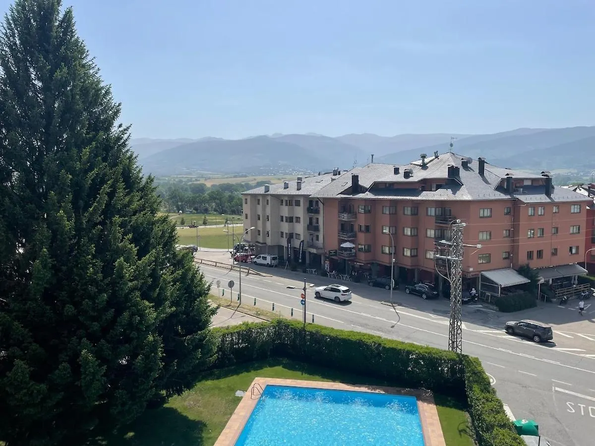 Magnifico Atico Con Vistas, Parking Y Piscina Apartment Puigcerda 0*,  Spain