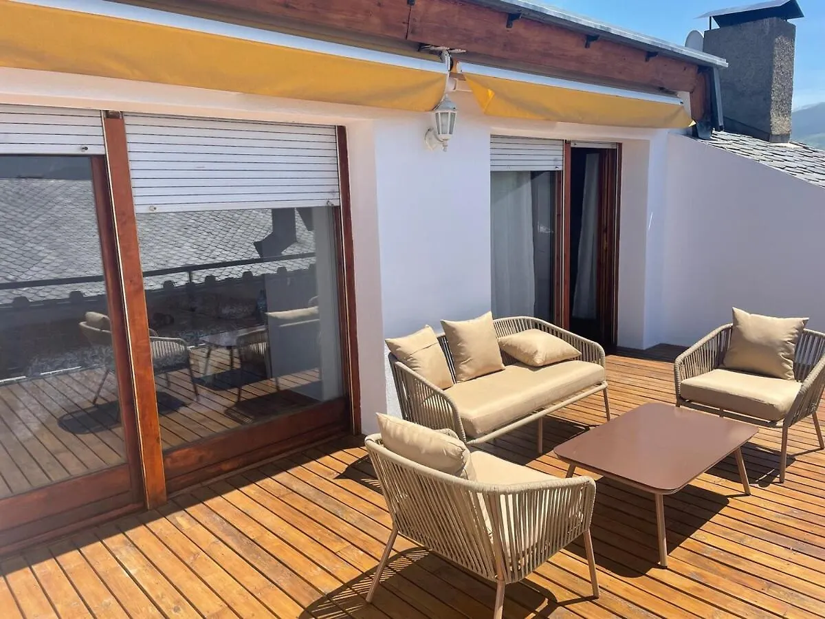 Magnifico Atico Con Vistas, Parking Y Piscina Apartment Puigcerda Spain