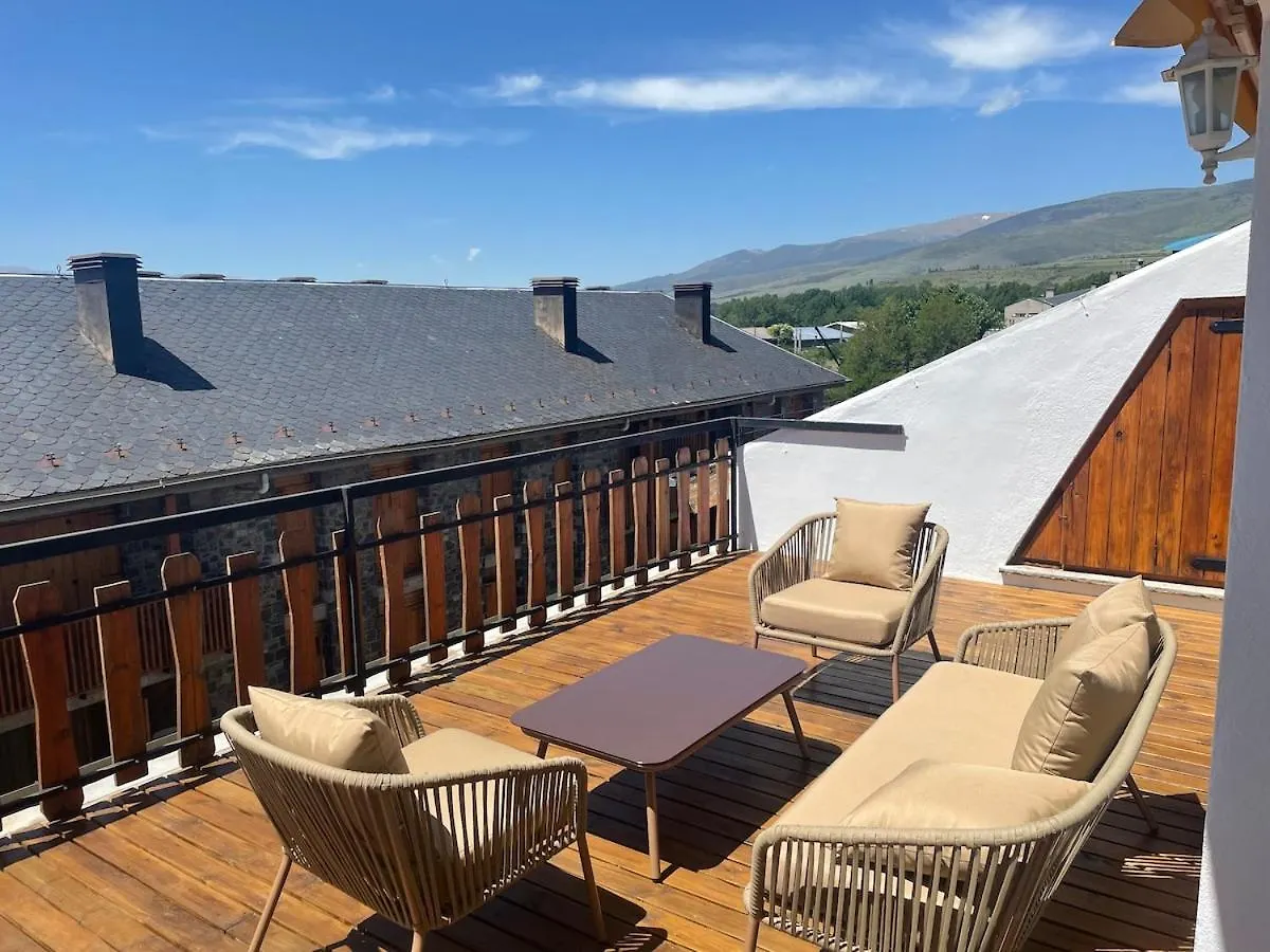 Magnifico Atico Con Vistas, Parking Y Piscina Apartment Puigcerda 0*,